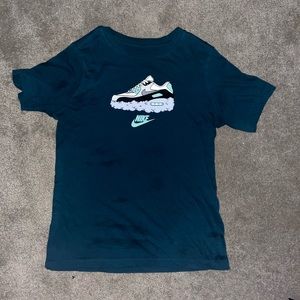 BOYS NIKE T-SHIRT, XL, DARK GREEN, GOOD CONDITION